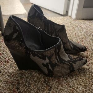 Calvin Klein leather ankle boots 8.5.